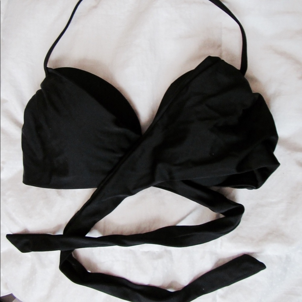 Underwire criss cross VS top 34DD